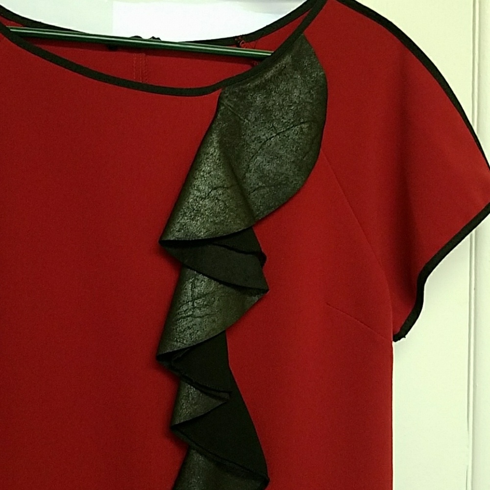 Dress - Picture 2 of 3